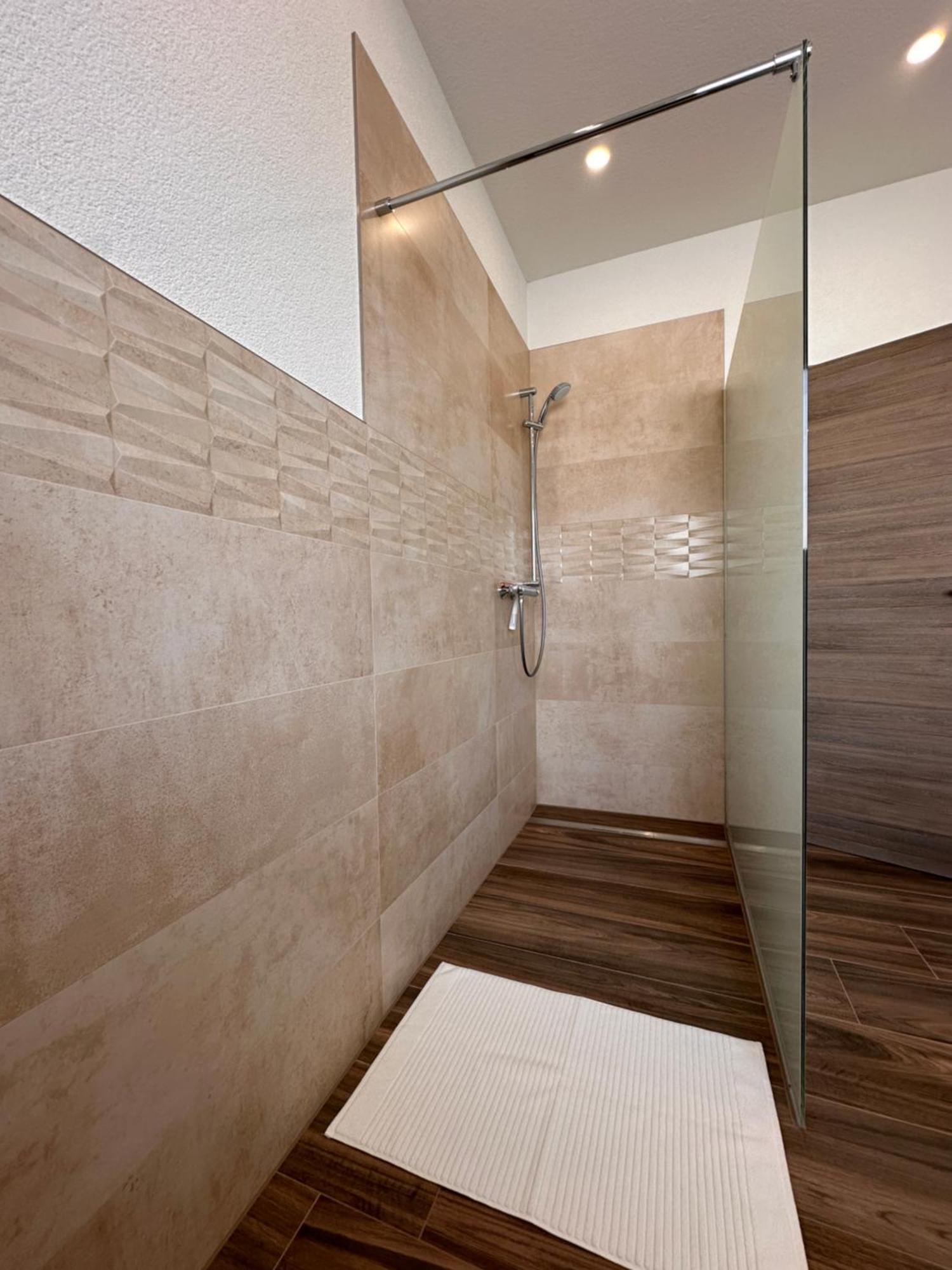 Amao-Obsidian I 120Qm I Elegantes Business- & Familienapartment I 3 Schlafzimmer I Kingsize Betten Schwanau Dış mekan fotoğraf